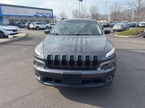 Granite Crystal Metallic Clearcoat 2015 Jeep Cherokee Latitude