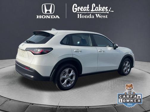 Platinum White Pearl 2024 Honda HR-V LX
