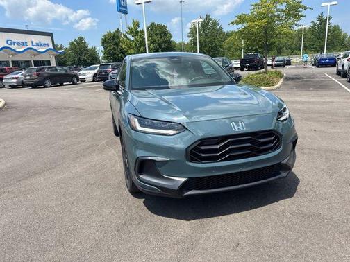 Nordic Forest Pearl 2025 Honda HR-V AWD Sport