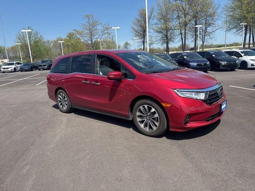 Radiant Red Metallic II 2024 Honda Odyssey EX-L