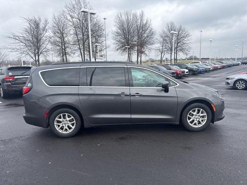 2020 Chrysler Voyager LXI