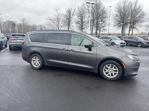 2020 Chrysler Voyager LXI