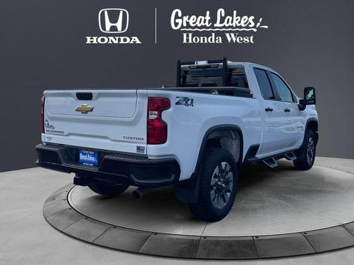 Summit White 2024 Chevrolet Silverado 2500 Custom