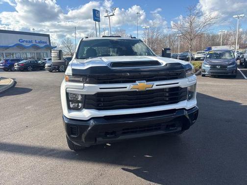 Summit White 2024 Chevrolet Silverado 2500 Custom