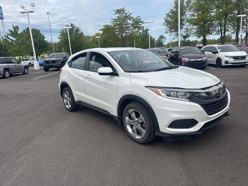 Platinum White Pearl 2021 Honda HR-V LX