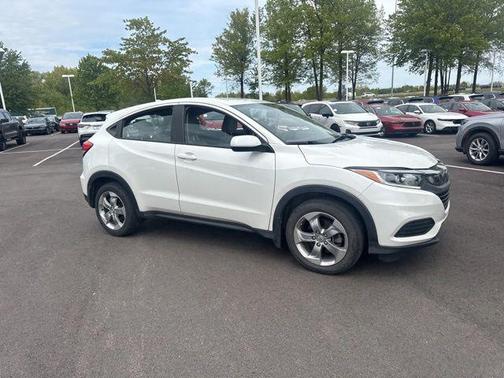 Platinum White Pearl 2021 Honda HR-V LX