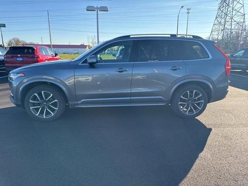 2019 Volvo XC90 T5 Momentum