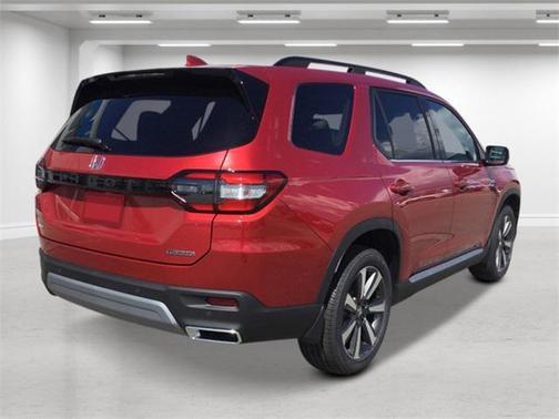 2025 Honda Pilot Touring 8-Passenger