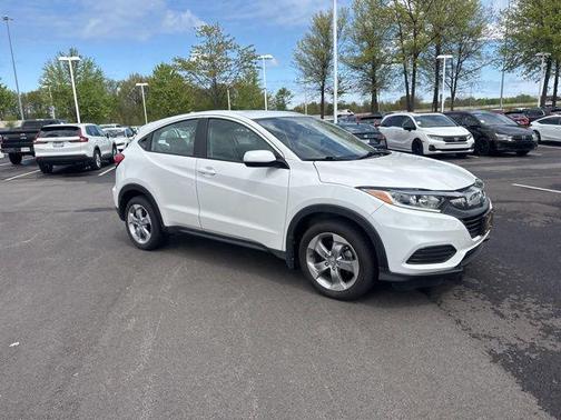 Platinum White Pearl 2020 Honda HR-V LX