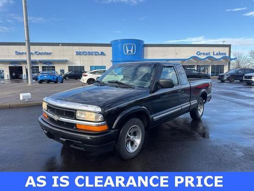 2001 Chevrolet S-10 Base