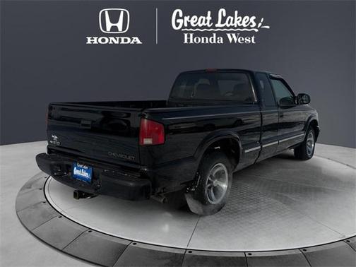 2001 Chevrolet S-10 Base