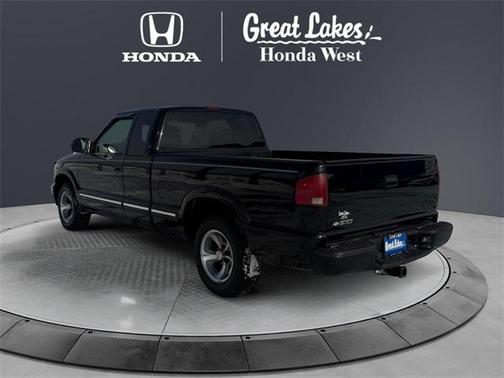 2001 Chevrolet S-10 Base