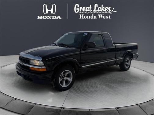 2001 Chevrolet S-10 Base