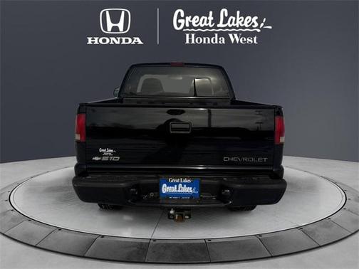 2001 Chevrolet S-10 Base