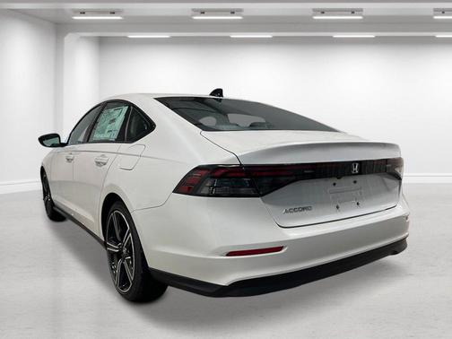 Platinum White Pearl 2026 Honda Accord SE