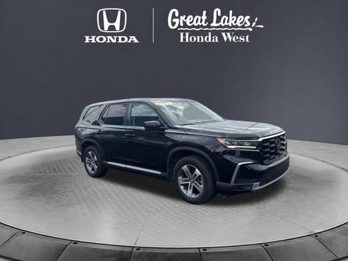 Crystal Black Pearl 2024 Honda Pilot EX-L 7 Passenger