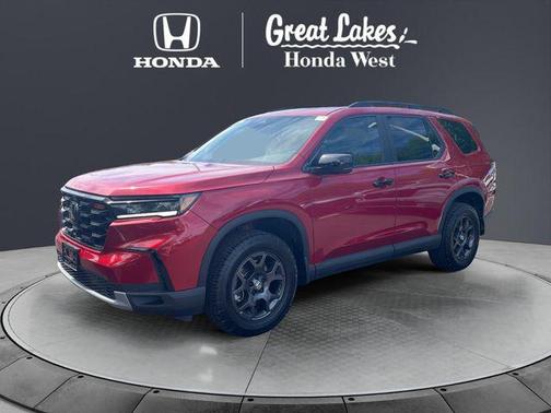 Radiant Red Metallic II 2025 Honda Pilot TrailSport