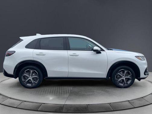 Platinum White Pearl 2024 Honda HR-V EX-L