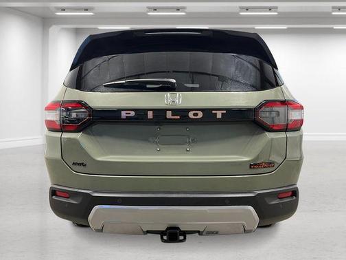 Ash Green Metallic 2026 Honda Pilot TrailSport