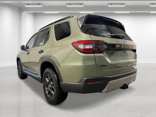Ash Green Metallic 2026 Honda Pilot TrailSport