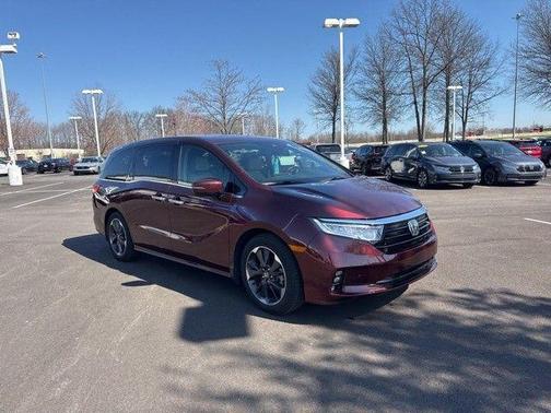Deep Scarlet Pearl 2021 Honda Odyssey Elite