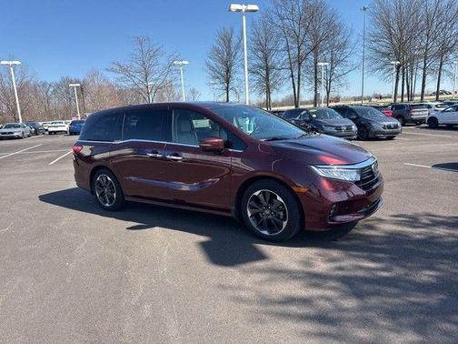 Deep Scarlet Pearl 2021 Honda Odyssey Elite