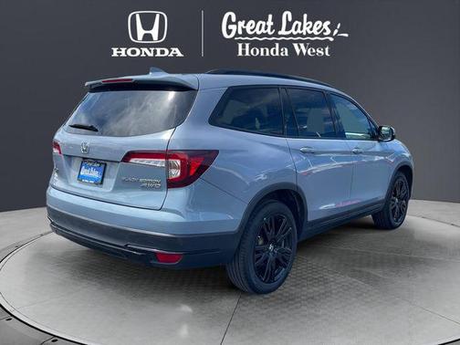 Sonic Gray Pearl 2022 Honda Pilot AWD Black Edition