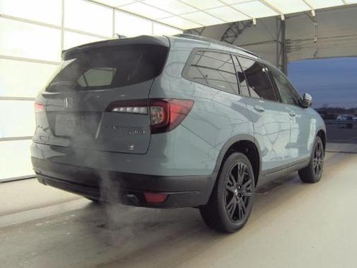 Sonic Gray Pearl 2022 Honda Pilot AWD Black Edition
