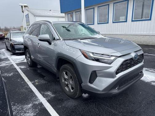 2022 Toyota RAV4 Hybrid XLE