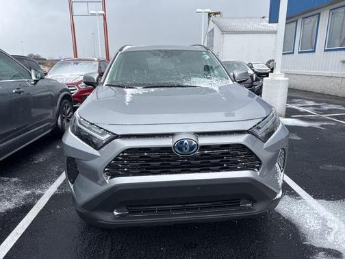 2022 Toyota RAV4 Hybrid XLE