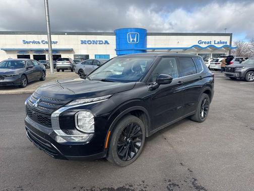 Black Diamond 2023 Mitsubishi Outlander SE 2.5 S-AWC