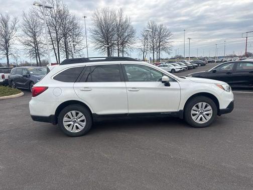 Crystal White Pearl 2017 Subaru Outback 2.5i Premium