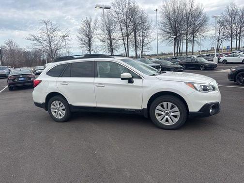 Crystal White Pearl 2017 Subaru Outback 2.5i Premium