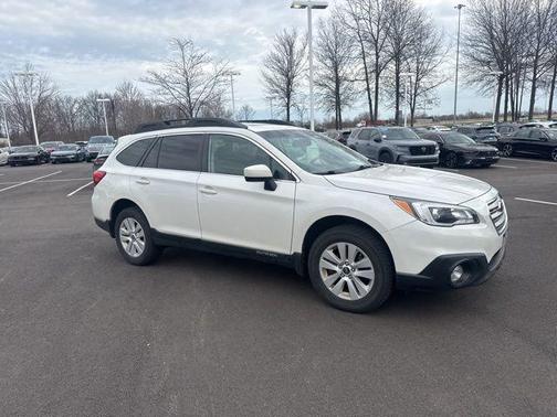 Crystal White Pearl 2017 Subaru Outback 2.5i Premium