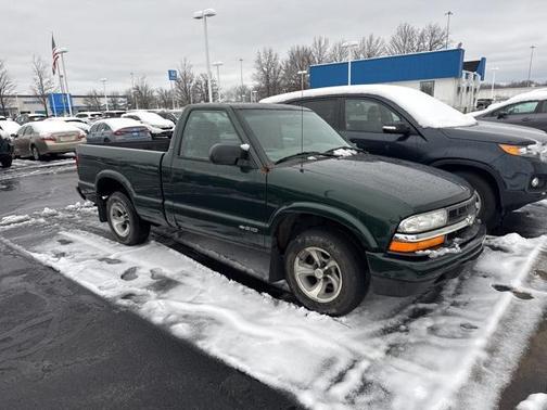 2002 Chevrolet S-10 Base