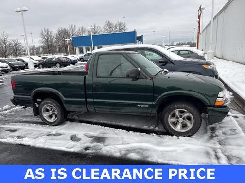 2002 Chevrolet S-10 Base