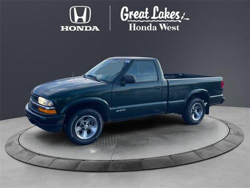 2002 Chevrolet S-10 Base