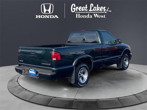 2002 Chevrolet S-10 Base