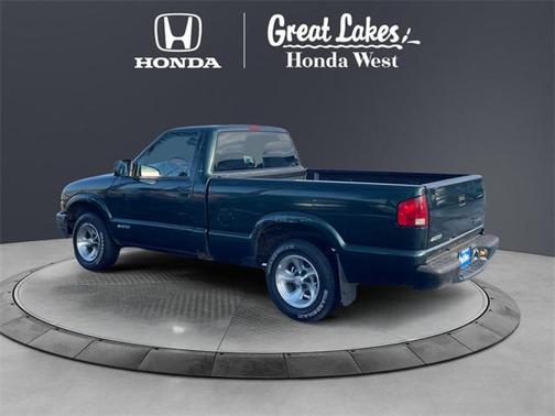 2002 Chevrolet S-10 Base