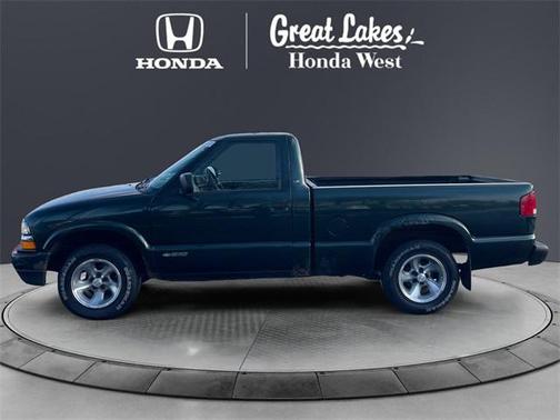 2002 Chevrolet S-10 Base