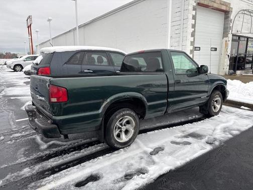 2002 Chevrolet S-10 Base