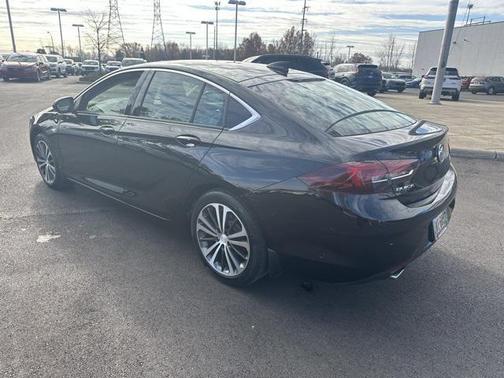 2018 Buick Regal Sportback Essence