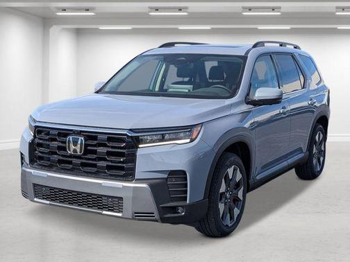 Sonic Gray Pearl 2026 Honda Pilot Touring 8-Passenger