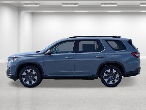 Sonic Gray Pearl 2026 Honda Pilot Touring 8-Passenger