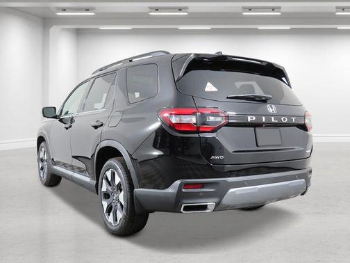 Crystal Black Pearl 2026 Honda Pilot Elite