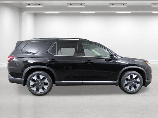 Crystal Black Pearl 2026 Honda Pilot Elite