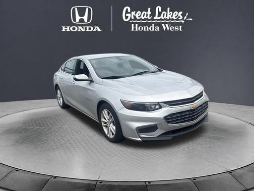 Silver Ice Metallic 2018 Chevrolet Malibu LT