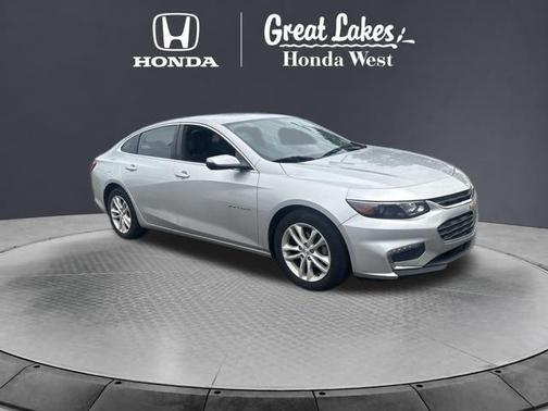 Silver Ice Metallic 2018 Chevrolet Malibu LT