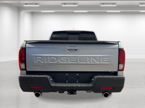 Solar Silver Metallic 2026 Honda Ridgeline RTL