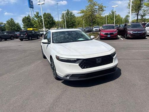 Platinum White Pearl 2023 Honda Accord Hybrid Touring